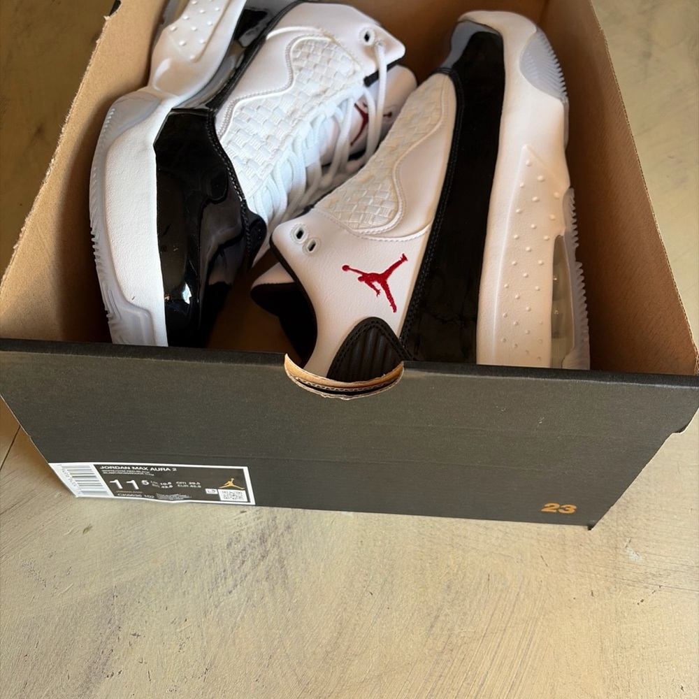 Mens Jordan Max Aura 2 Basketball White Gym/Red Black Size 11.5 - CK6636 102 New - Picture 11 of 11